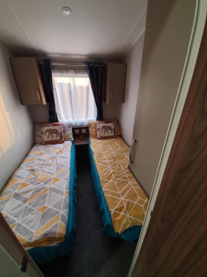 Rj Luxury Caravan Hire With Hot Tub Tattershall Extérieur photo