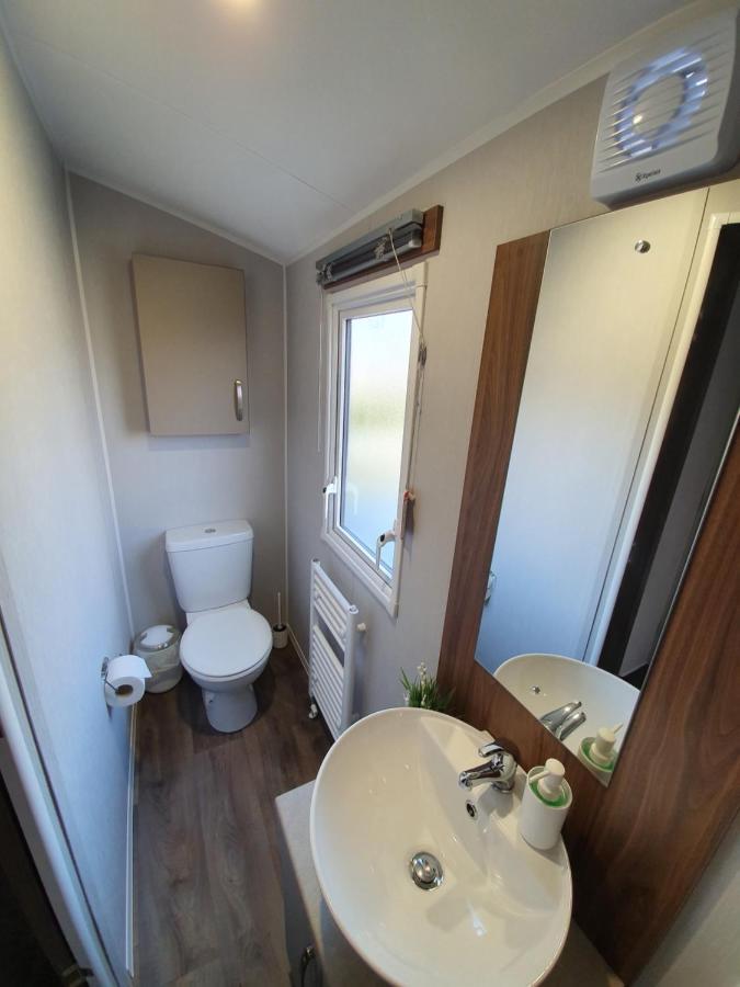 Rj Luxury Caravan Hire With Hot Tub Tattershall Extérieur photo