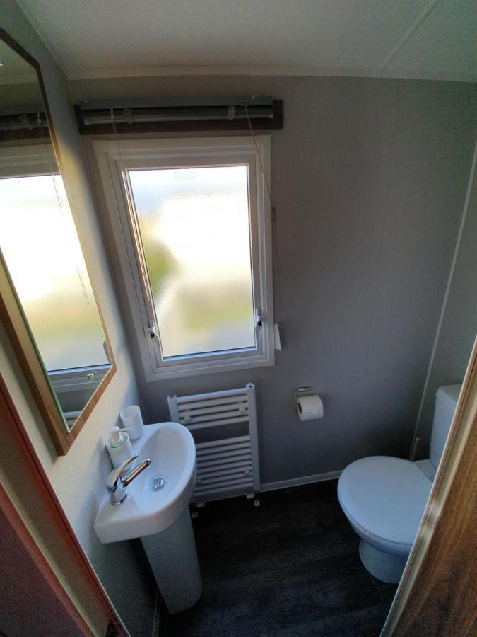 Rj Luxury Caravan Hire With Hot Tub Tattershall Extérieur photo