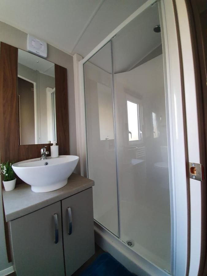 Rj Luxury Caravan Hire With Hot Tub Tattershall Extérieur photo